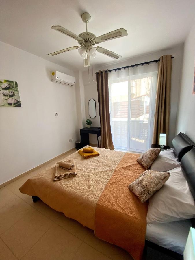 Cozy Poolside Apartman *